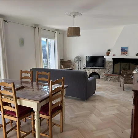 8 Mn A Pied De La - De Roquebrune-sur Argens